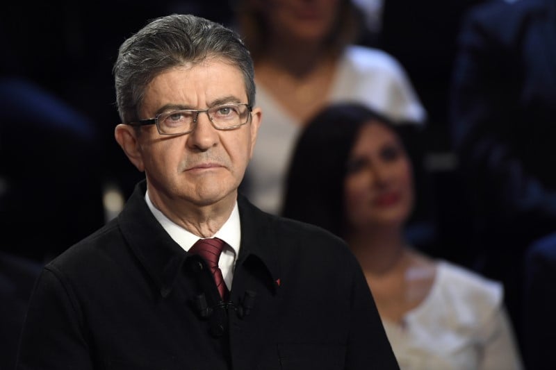 Melenchon gagne deux points et se rapproche de fillon, selon un sondage opinionway
