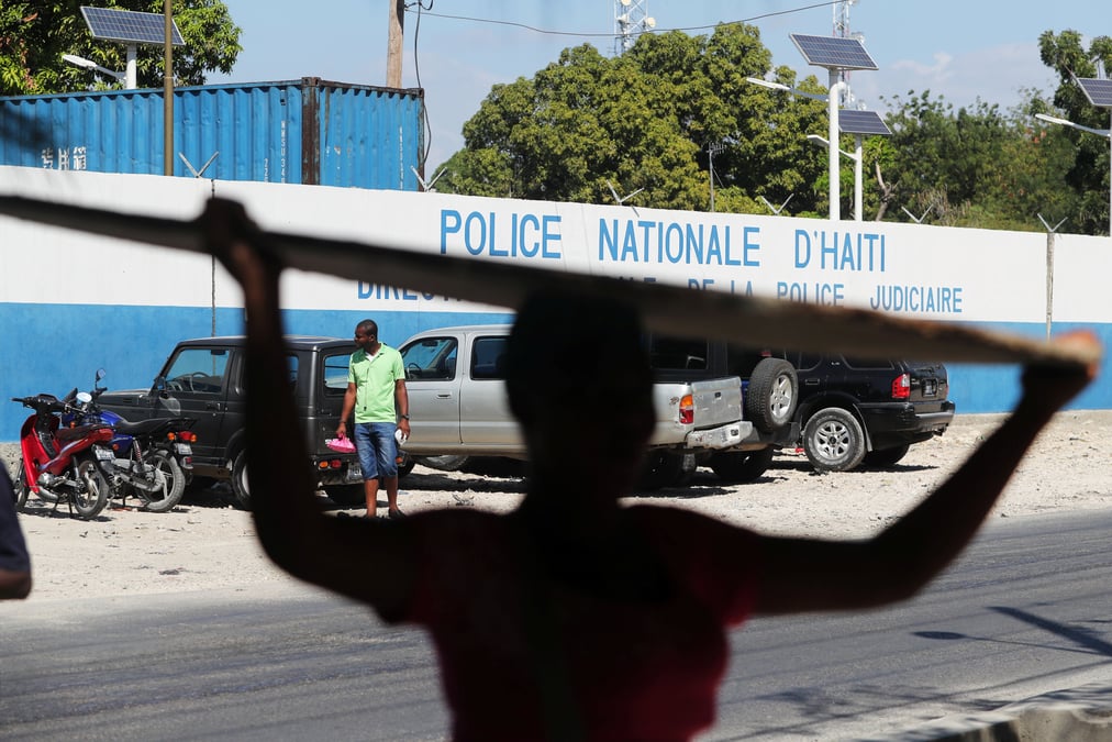Un groupe d'etrangers armes arretes en haiti