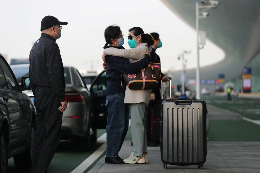 Coronavirus: les chinois ne s'eloignent guere, malgre l'assouplissement des restrictions