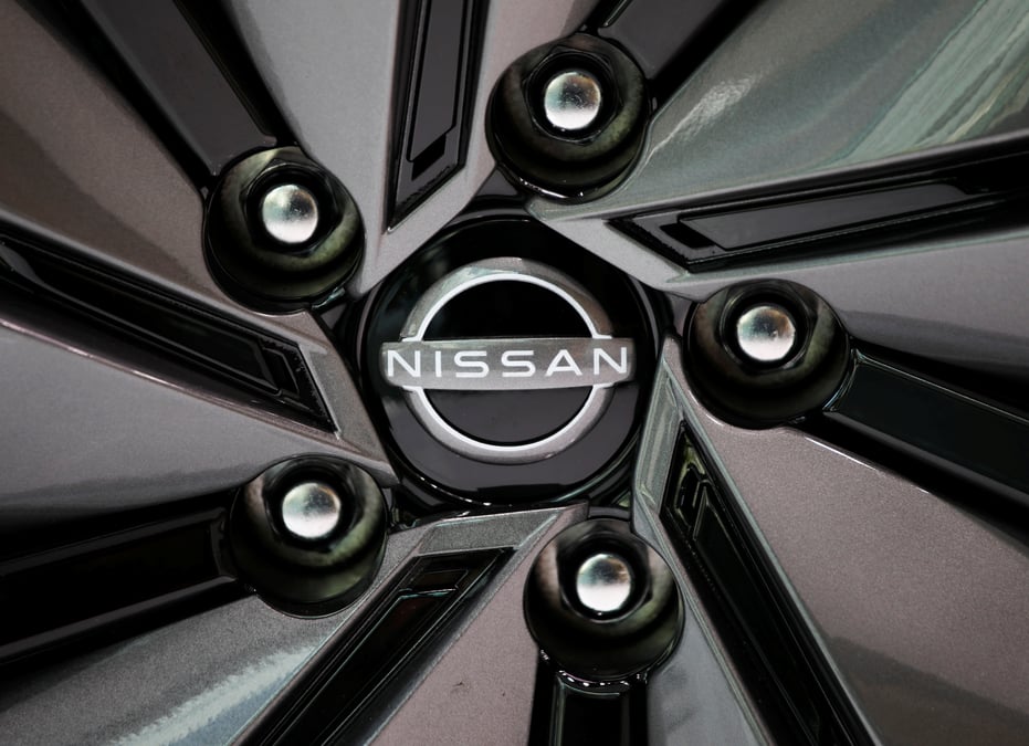 Nissan revoit a la baisse sa prevision de perte annuelle grace a sa restructuration