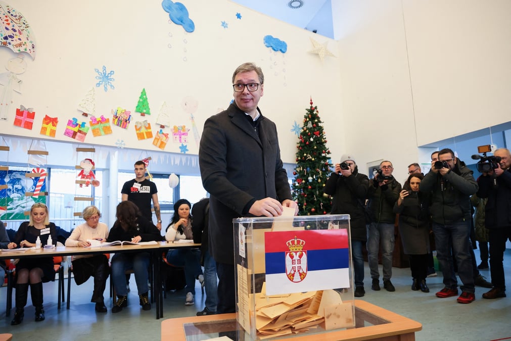 La serbie organise des elections legislatives anticipees