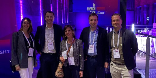 L’équipe Innovation de la Caisse d’Epargne Aquitaine Poitou-Charentes lors de la French Tech Night Bordeaux. De gauche à droite : Déborah Cherruault, Guillaume Graf, Laetitia Théroine, Hugo Thouvenel et Matthieu Giron.