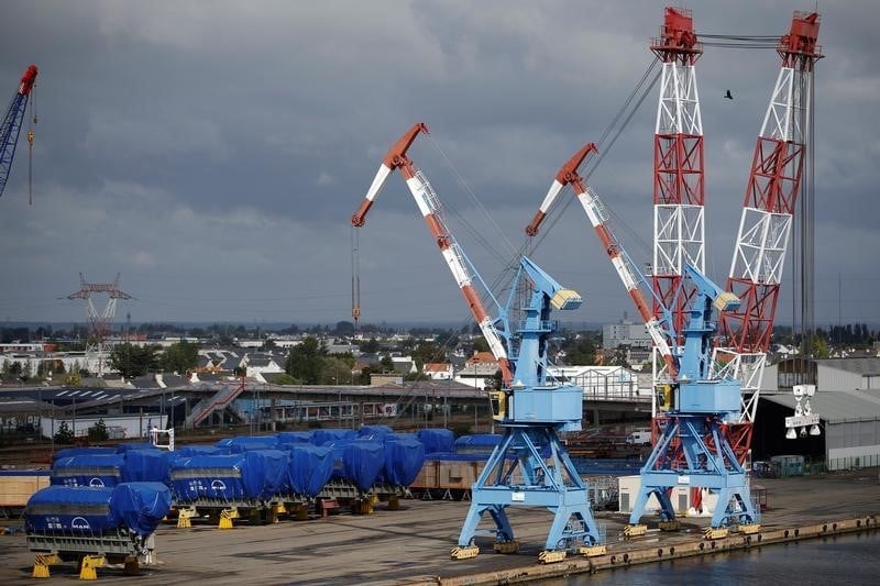 La decision sur stx repoussee d’un mois