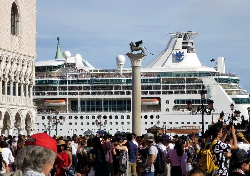 L'italie adopte un plan pour eloigner les paquebots de venise