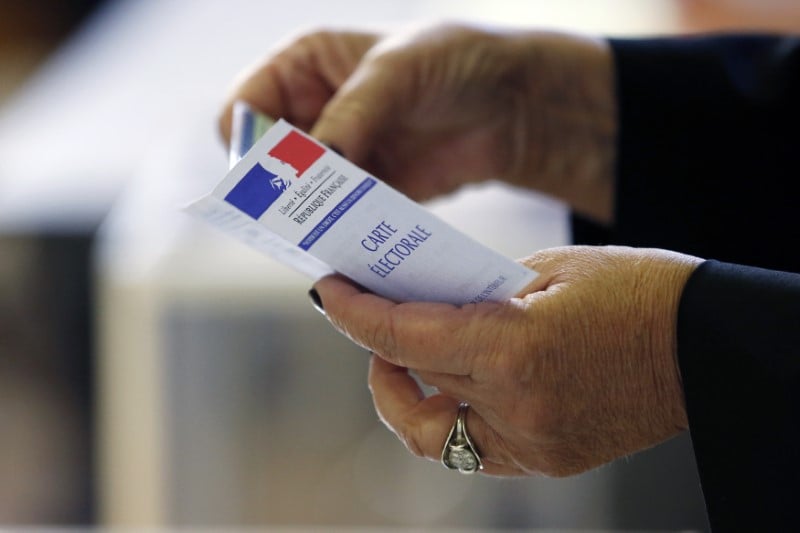 Nouvelle caledonie: la question du referendum discutee a matignon