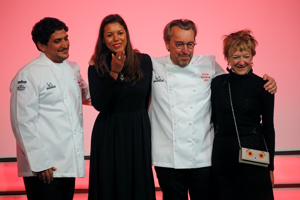 Deux chefs gagnent 3 etoiles dans le michelin 2019, trois les perdent