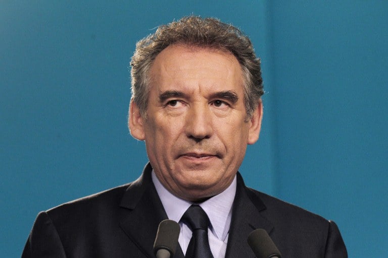 Bayrou forcé de lâcher son fief béarnais