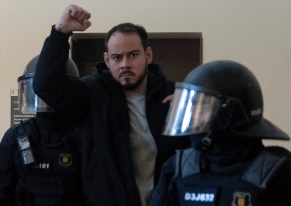Espagne: arrestation mouvementee d'un rappeur condamne dans une affaire de liberte d'expression