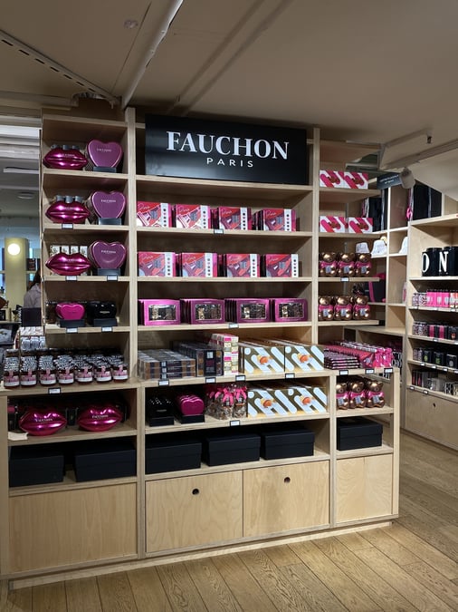 Pour le groupe rennais de la biscuiterie, Galapagos Gourmet, le rachat de Fauchon représente une acquisition stratégique lui permettant de s'ancrer dans l'univers de la haute gastronomie mais aussi à l'international.