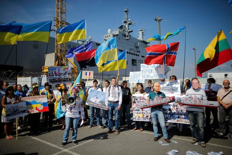 Pro-russes et pro-ukrainiens manifestent à Saint-Nazaire