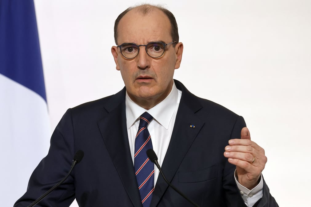 France: activites suspendues jusqu'a fin janvier, vaccination acceleree, dit castex