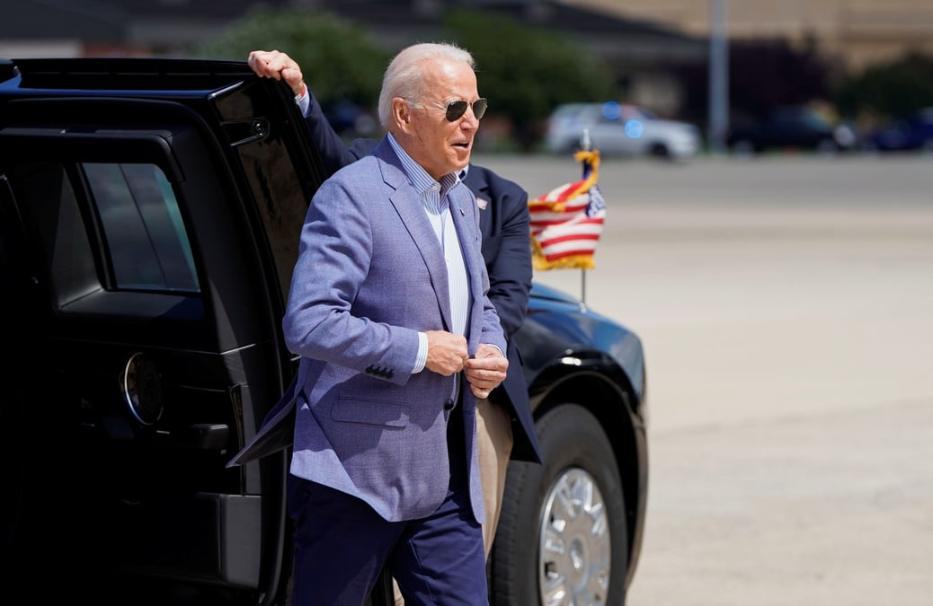 Joe biden ordonne une enquete sur une cyberattaque ayant affecte des centaines d'entreprises americaines
