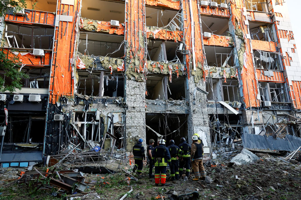 Consequences d'une attaque aerienne russe, a kharkiv