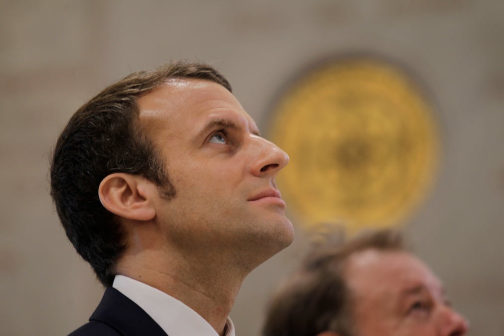 Fillon et macron toujours au coude-a-coude au premier tour