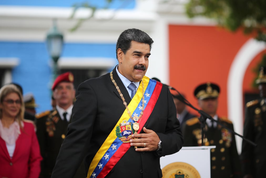 Trump menace les officiers qui soutiennent maduro