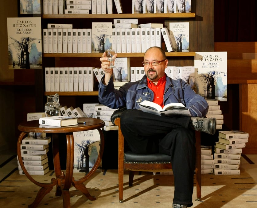 Carlos ruiz zafon, auteur de "l'ombre du vent", decede a l'age de 55 ans