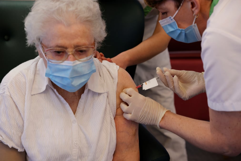 Medecins et ehpad denoncent "l'improvisation" de la campagne de vaccination