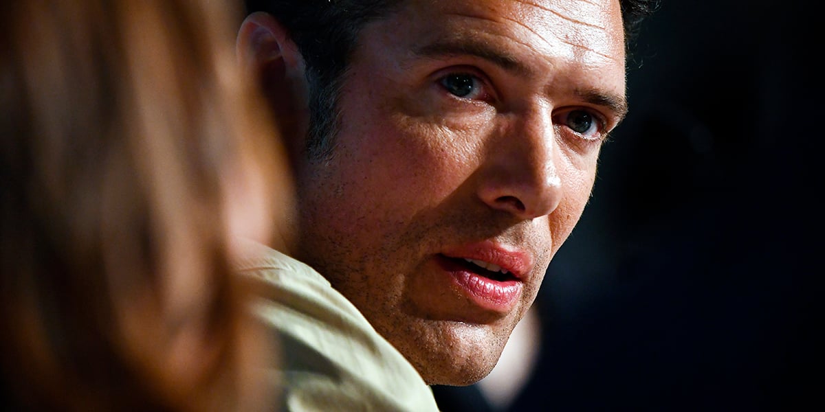 Nicolas Bedos lors d’une conférence de presse pour le film « Mascarade », en 2022.