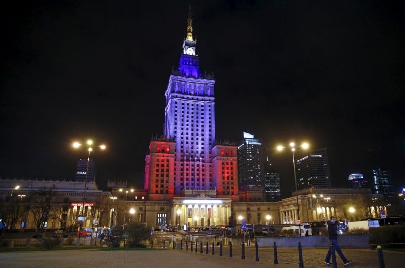 Un suspect lie aux attentats de paris emprisonne en pologne
