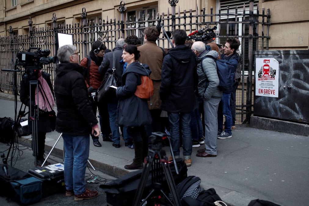 Borne juge irresponsable l'attitude des syndicats de la sncf