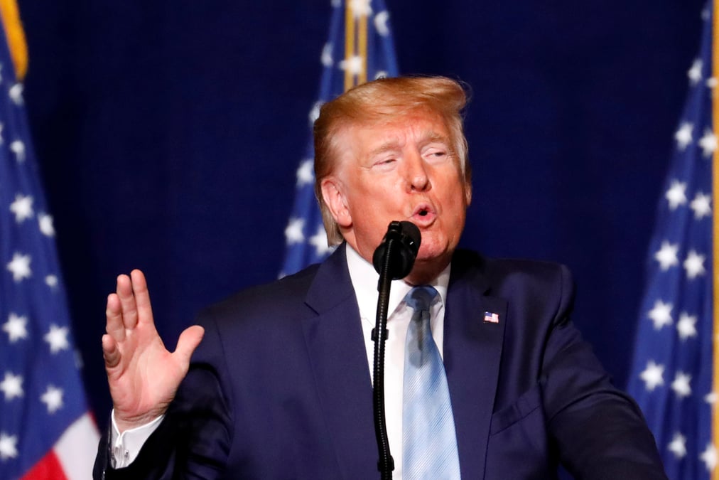 Trump previent que les etats-unis riposteront en cas d'attaques de l'iran