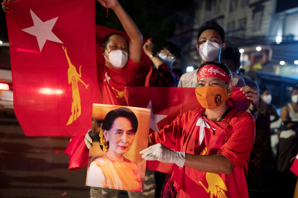 Birmanie: le parti d'aung san suu kyi revendique la victoire