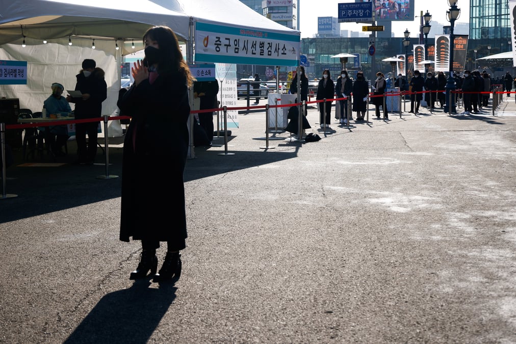 Seoul restreint les rassemblements face au coronavirus