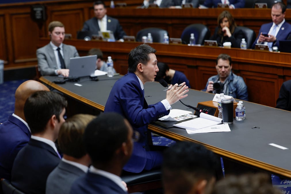 Le directeur general de tiktok, shou zi chew, temoigne devant la commission de l'energie et du commerce de la chambre des representants, a washington.