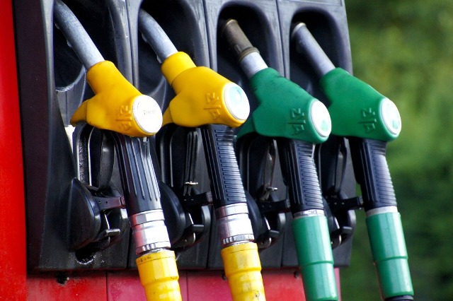 pompe essence station services