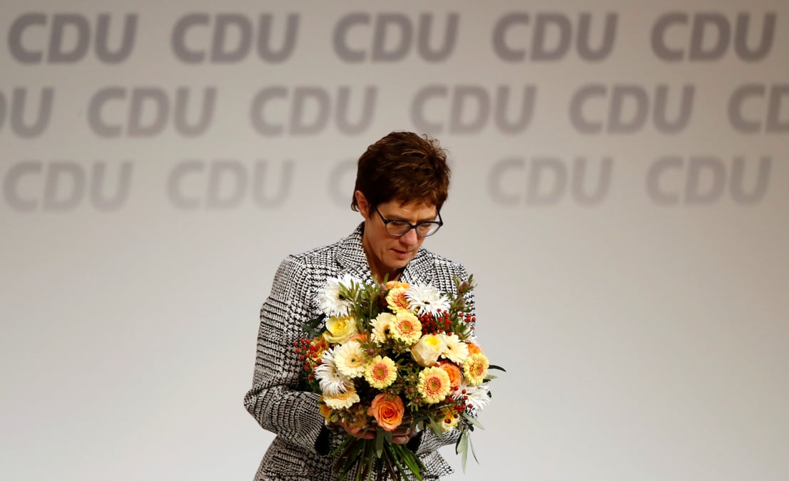 L'heritiere de merkel elue a la presidence de la cdu