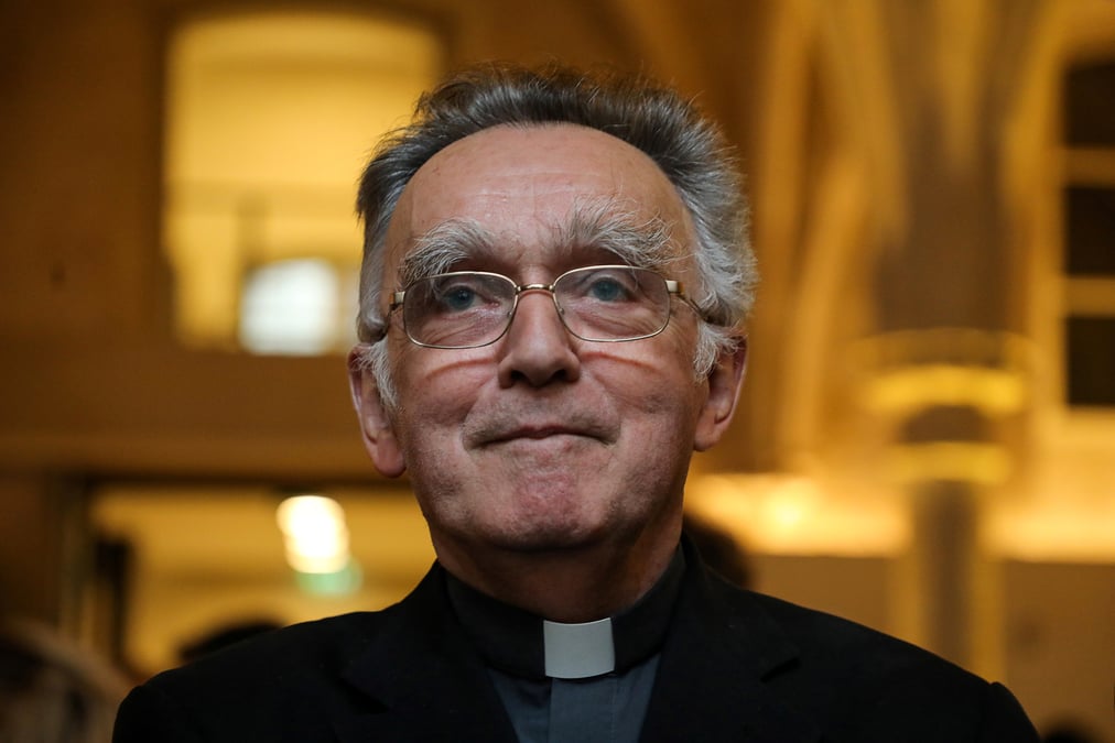 L'eglise pour une enquete "elargie" du parlement