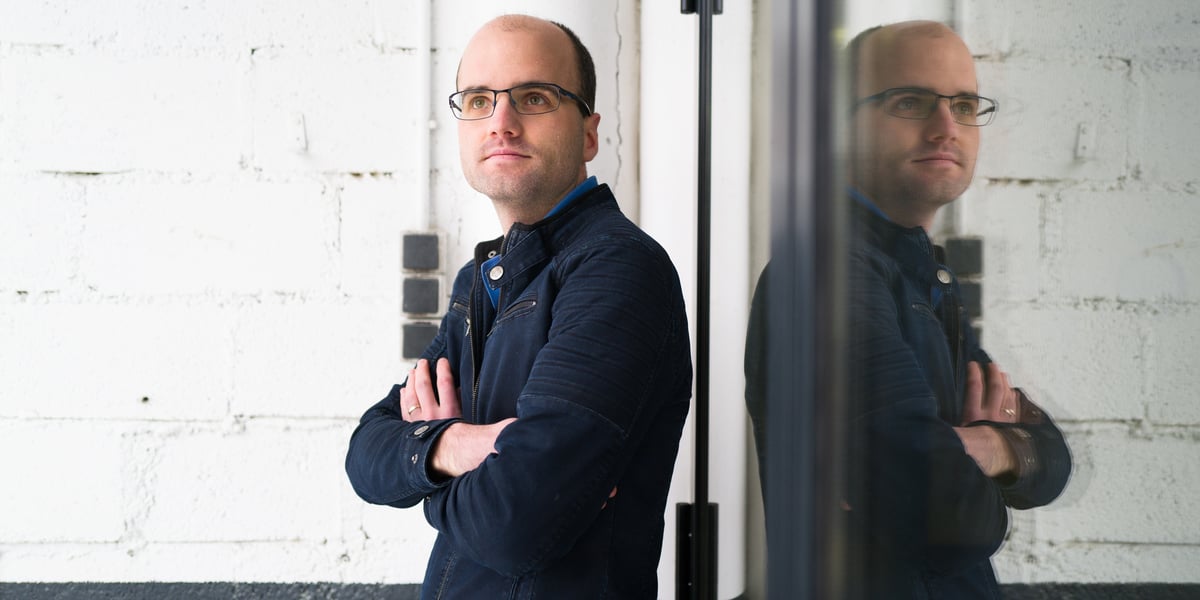 L'hacker éthique toulousain Baptise Robert aime découvrir l'envers du décor des applications numériques.
