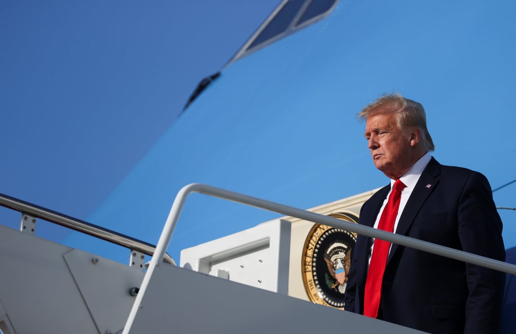 Trump veut engager la responsabilite des reseaux sociaux sur leurs contenus