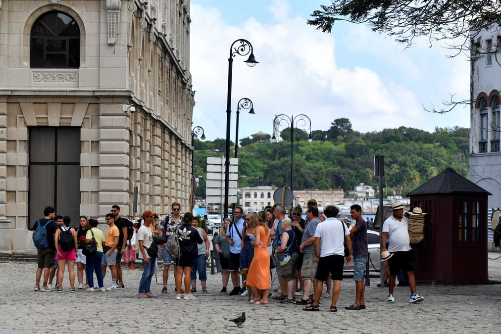 Cuba retablit l'electricite apres de multiples defaillances du reseau, a la havane