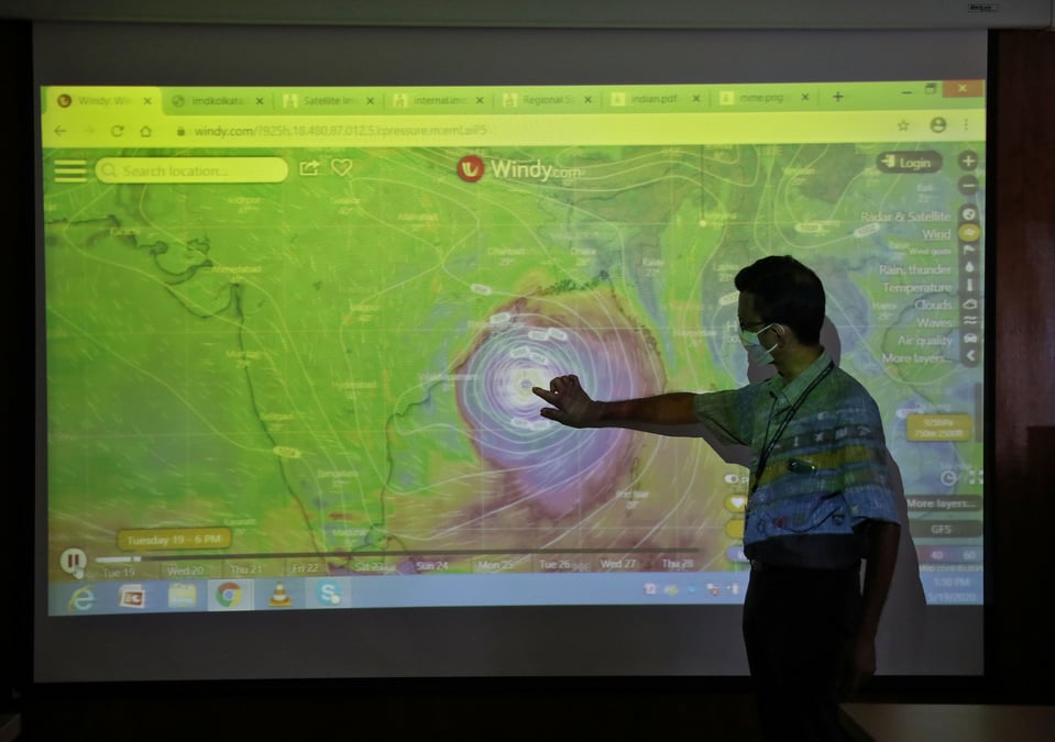L'inde et le bangladesh evacuent des centaines de milliers de personnes avant un cyclone