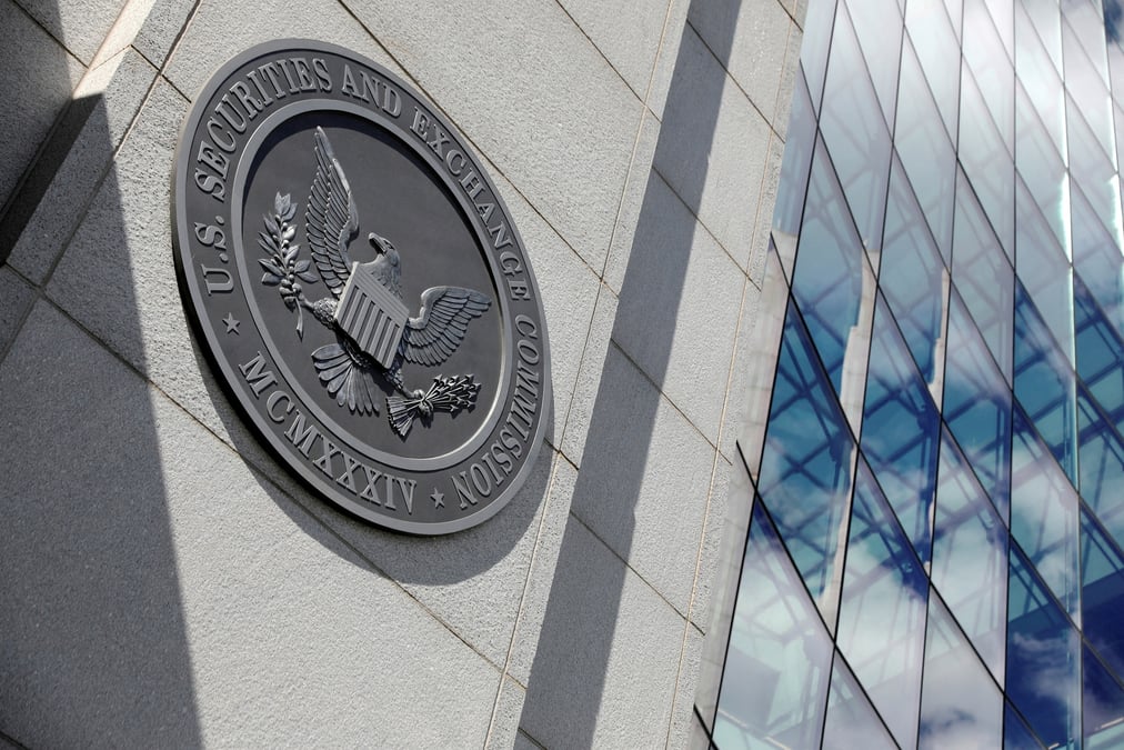 Photo d'archives: le sceau de la securities and exchange commission (sec) des etats-unis est visible a son siege a washington