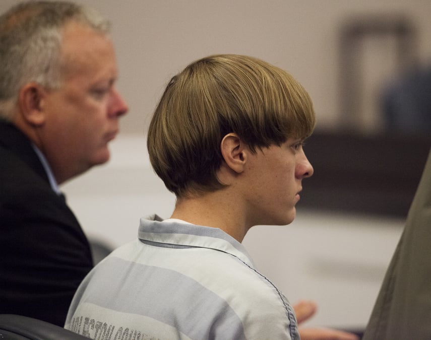 L'auteur presume de la tuerie de charleston inculpe de crimes racistes