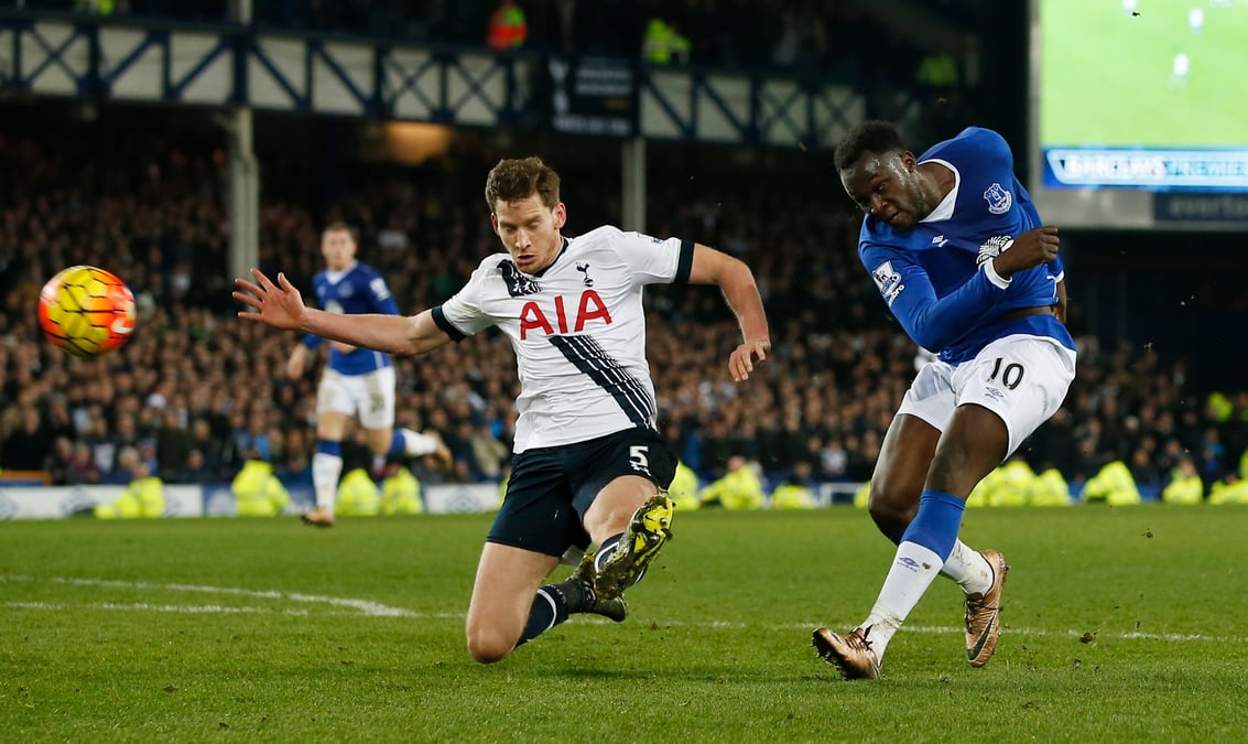 Tottenham freine par everton
