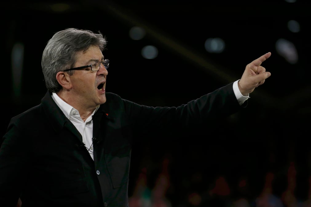 Melenchon "solidaire" de fillon, le pen et macron