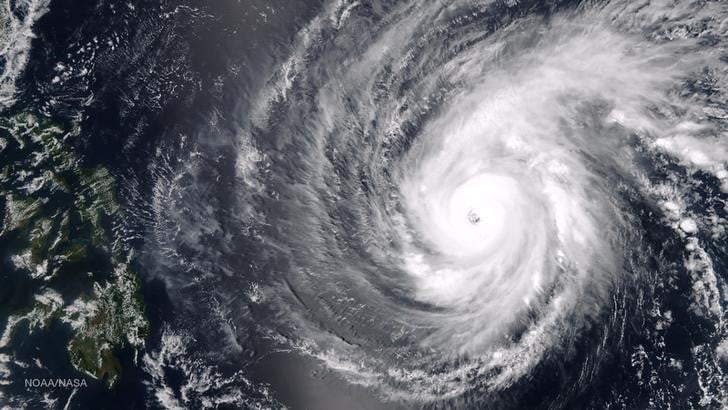 Les philippines en alerte a l'approche du typhon maysak