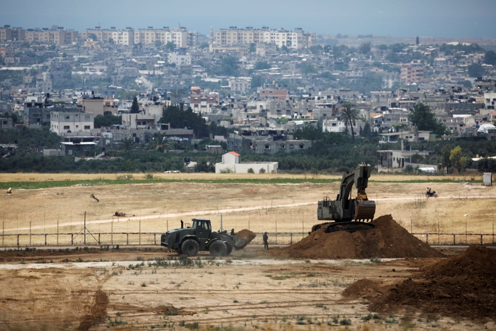 Israel detruit un tunnel a la limite avec la bande de gaza