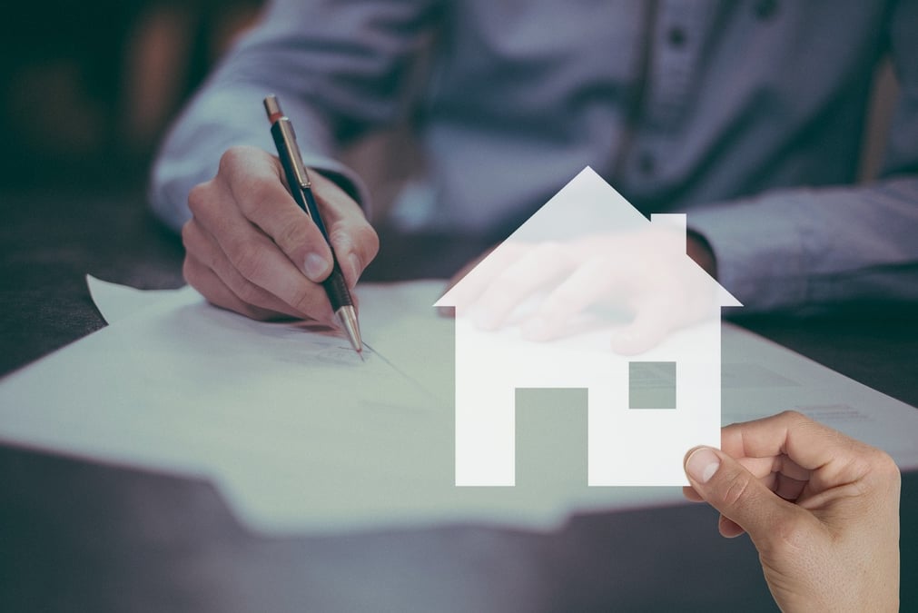 Sur le marché du terrain à bâtir, la loi ZAN, dont l'application est indifférenciée entre zone tendue et zone moins recherchée, se traduit par une réduction du nombre de terrains disponibles et une hausse des prix.