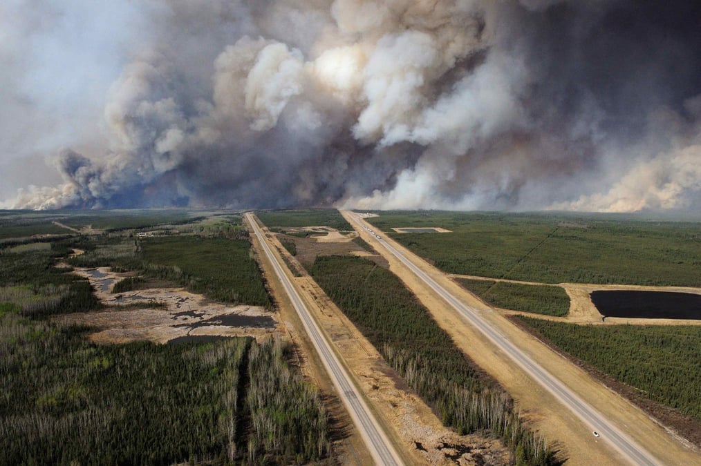 Amelioration sur le front des incendies dans l'alberta