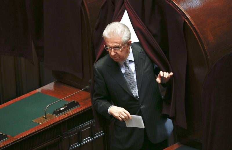 Monti denonce des promesses electorales "irresponsables" en italie