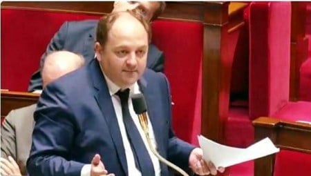 La règle de droit est devenue aujourd'hui "une arme de destruction dans la guerre économique que mènent les États-Unis contre le reste du monde, y compris contre leurs alliés traditionnels en Europe", estime le rapport de Raphaël Gauvain (Rétablir la souveraineté de la France et de l'Europe et protéger nos entreprises des lois et mesures à portée extraterritoriale)