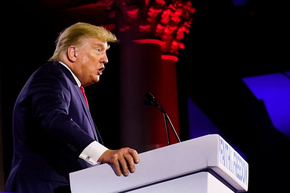 Pence a manque de "courage" le 6 janvier 2021 au capitole, dit trump