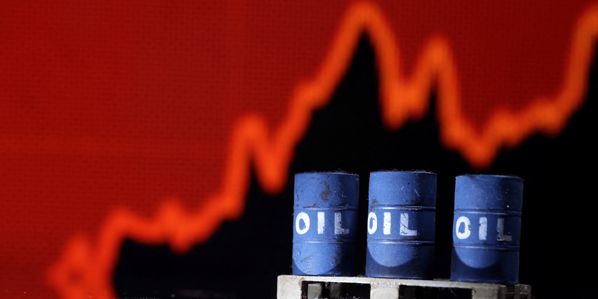 Illustration montrant des barils de petrole devant un graphique boursier