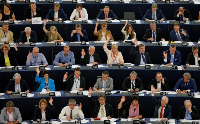 L’ue approuve la creation d’un corps de garde-frontieres europeen