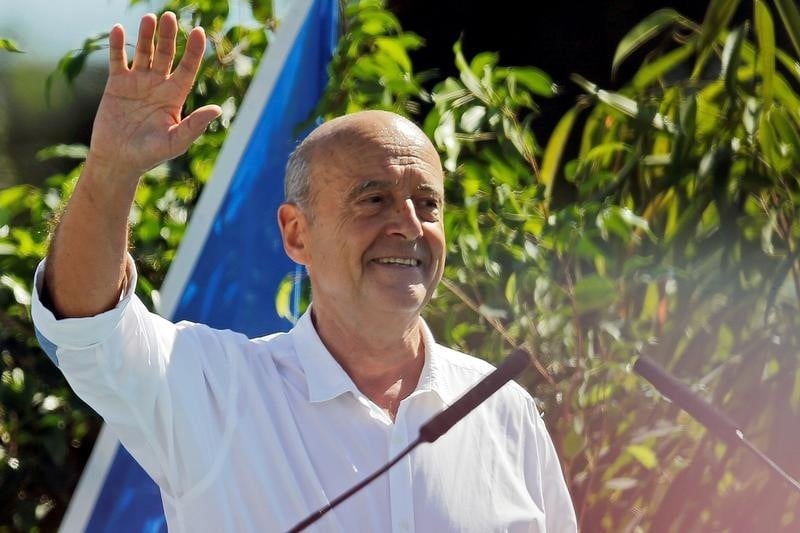 Juppe reproche a sarkozy d'en "rajouter sur le malheur"