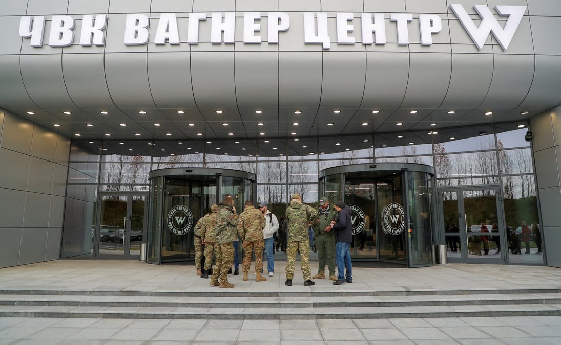 Le centre prive de groupes militaires wagner ouvre a saint-petersbourg